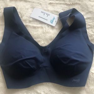 Navy Sports Bra Brand New!